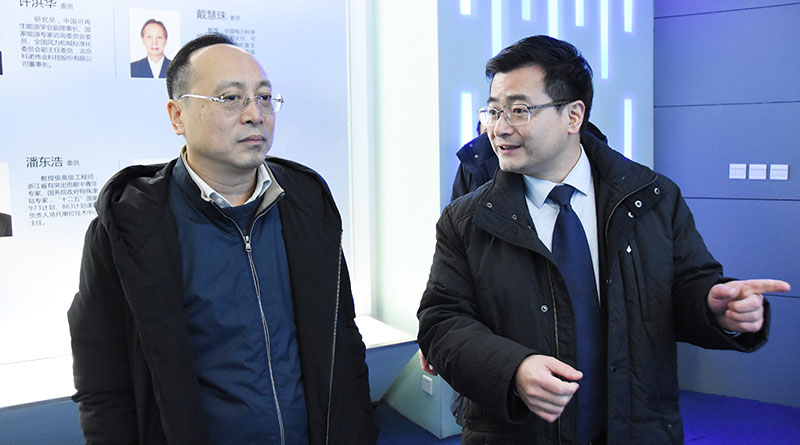 杭州市委常委、副市长姚峰一行莅临德赢调研