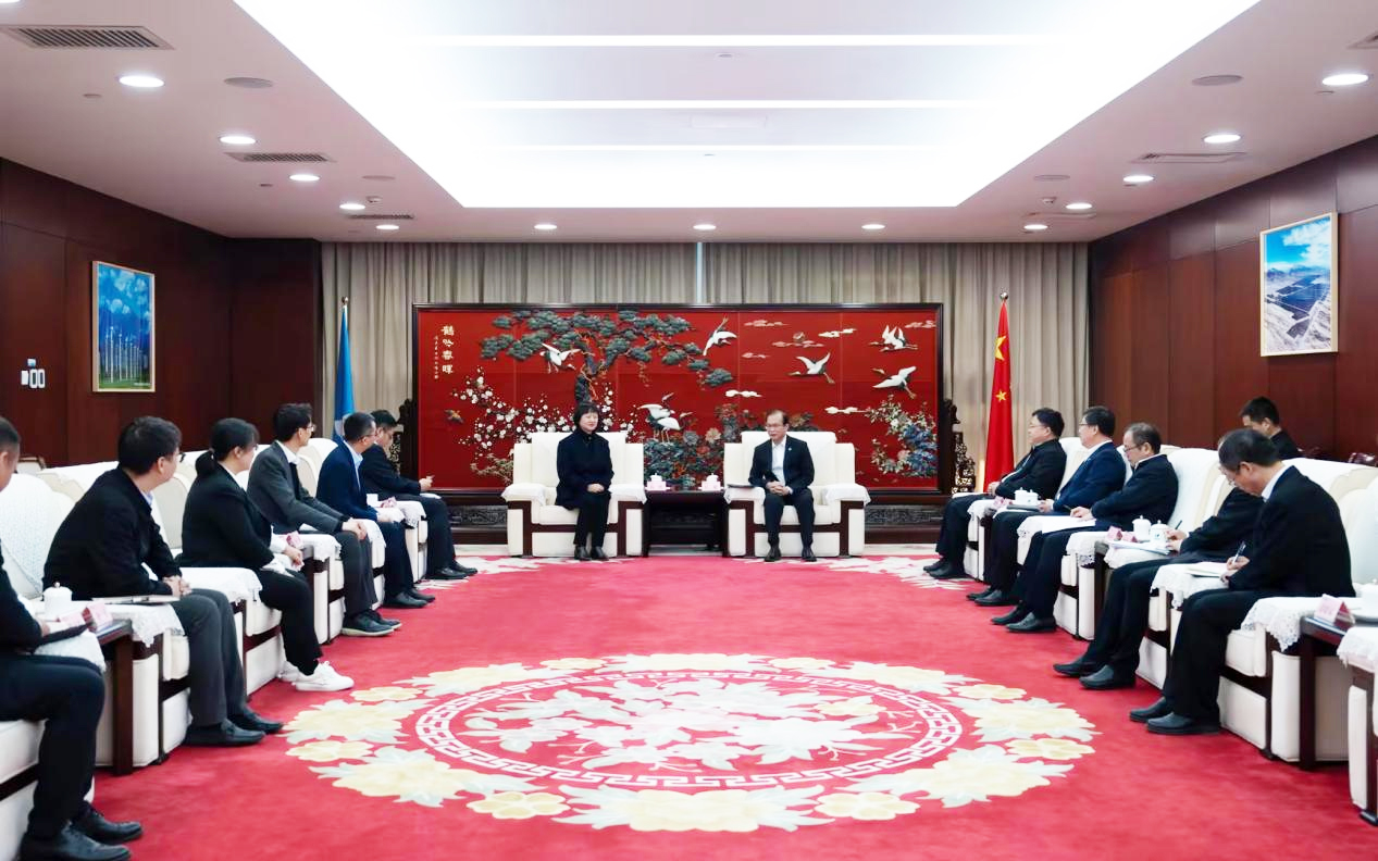 德赢股份董事长高玲造访中国华电董事长江毅