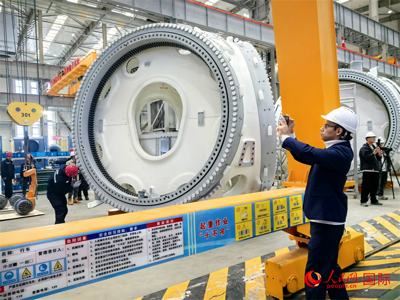 人民网专题报道：19国媒体点赞德赢是科技与自然共生的规范